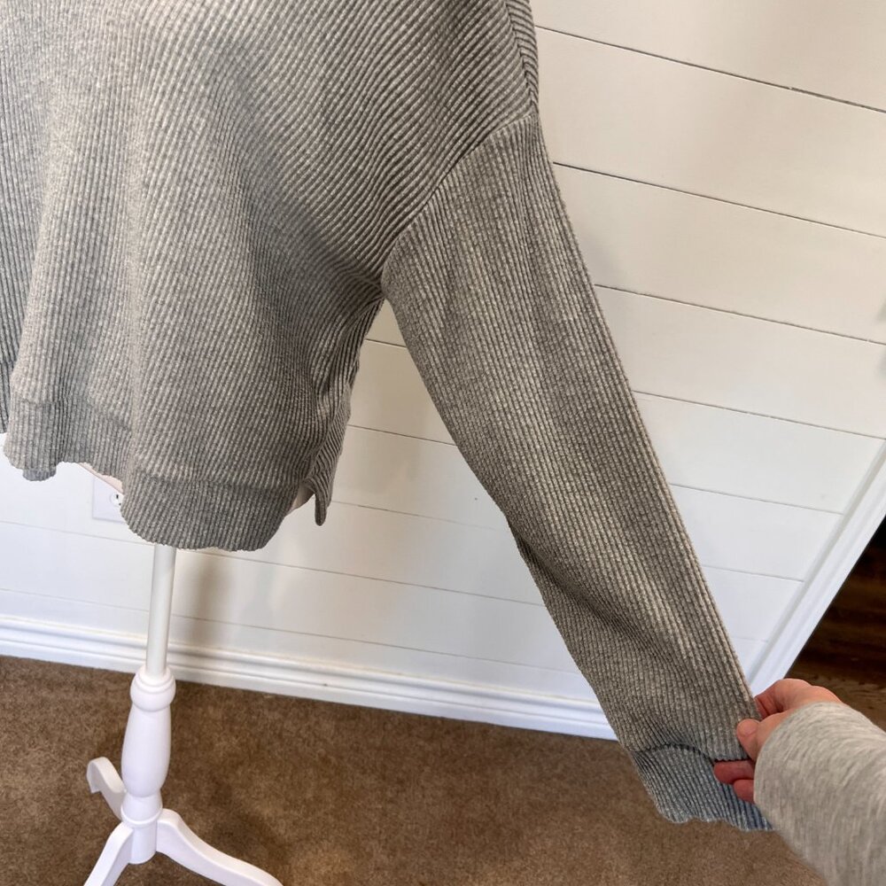 Gap Gray Ribbed Pullover Shirt with Hoodie Size L - Picture 5 of 9